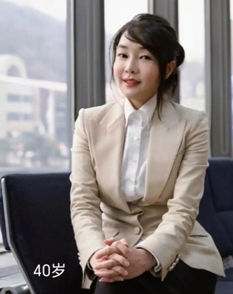 金建希,韩国第一夫人,出生1972年9月2日 长相俊美