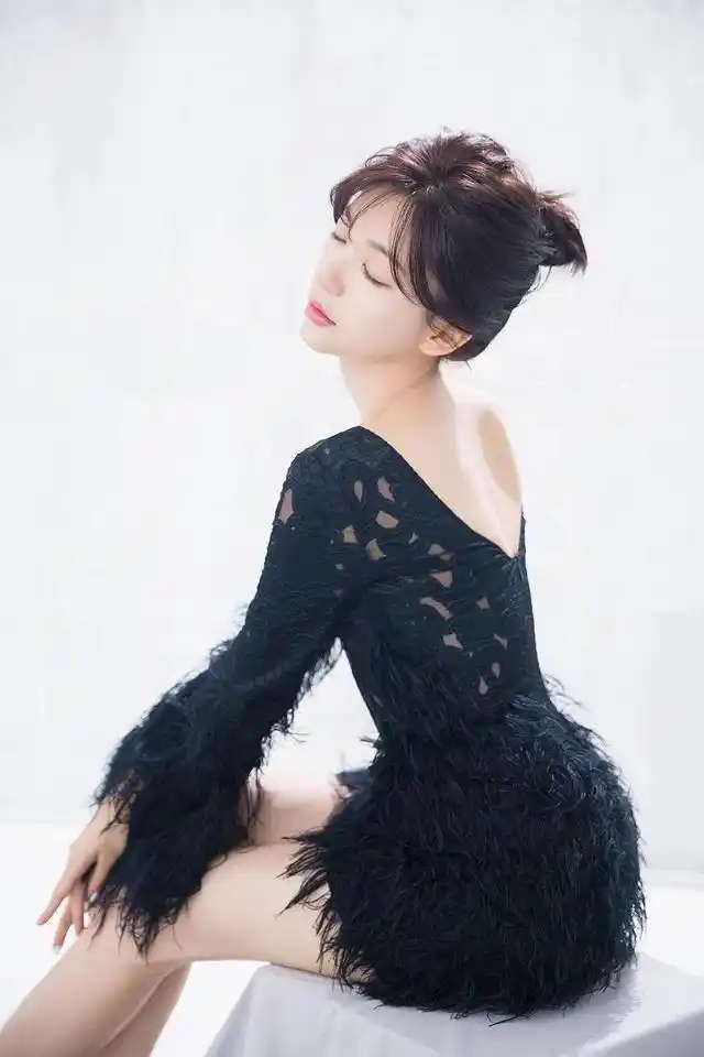 台湾性感影视明星郭雪芙高清美图集