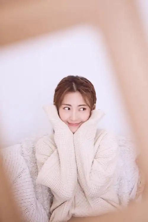 包文婧温婉优雅写真图片