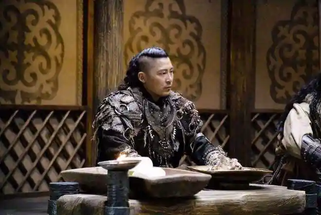 贵由身为窝阔台的长子为何跟着拔都做小跟班窝阔台看不上他