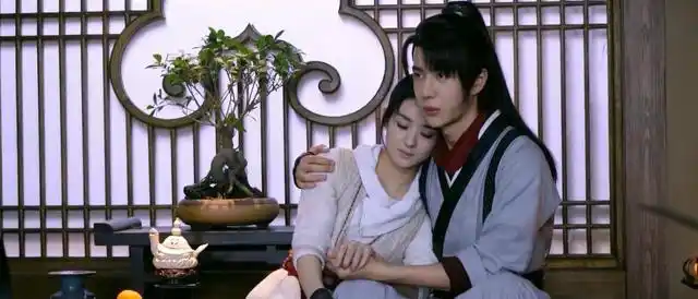 《有匪》新特辑,王一博救美手好大公主抱暖,赵丽颖空中旋转好拼