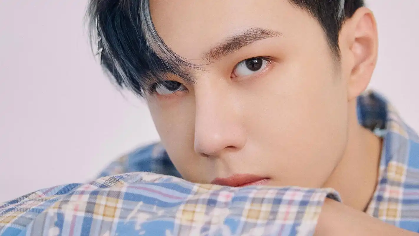 王一博蓝色格纹衬衫帅气图片壁纸_大陆明星_壁纸下载_美桌网