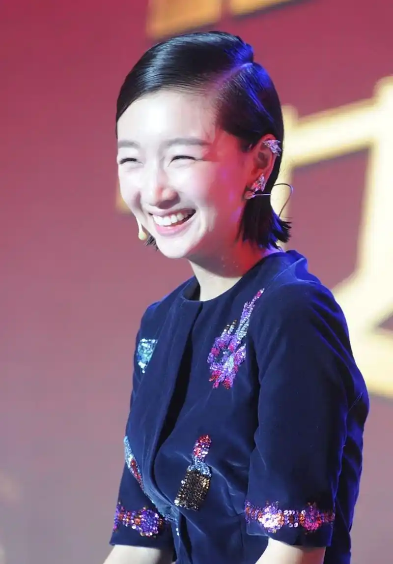 周冬雨的笑容,算不算是有感染力?