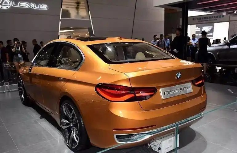 刚提迈腾就后悔, 宝马全新家轿颜值完胜奥迪a4,仅售15万