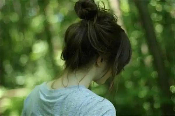 墨绿色适合黄皮肤吗