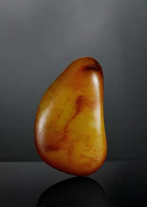 满红皮和田玉籽料原石