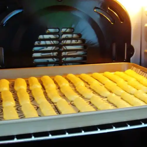 自制手指饼干,颜色嫩黄,酥香美味,简单易做零添加_糊糊_步骤_烤箱