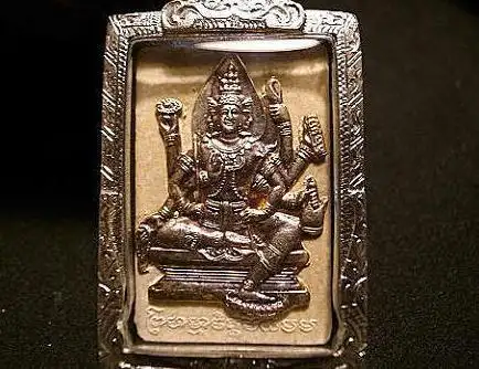 佛牌是尸油泡出来的手串是人骨做的你敢玩哪个