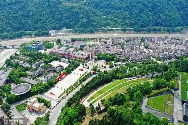 航拍四川汶川县映秀镇新貌.