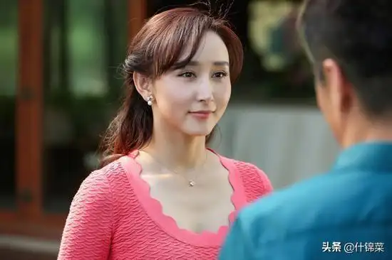 胡静,1977年11月13日出生于云南楚雄彝族自治州楚雄市,中国内地影视女