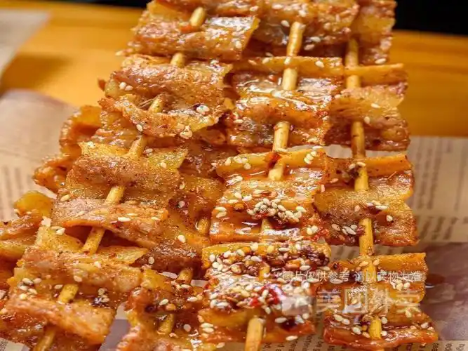 炭烤五花肉串图片