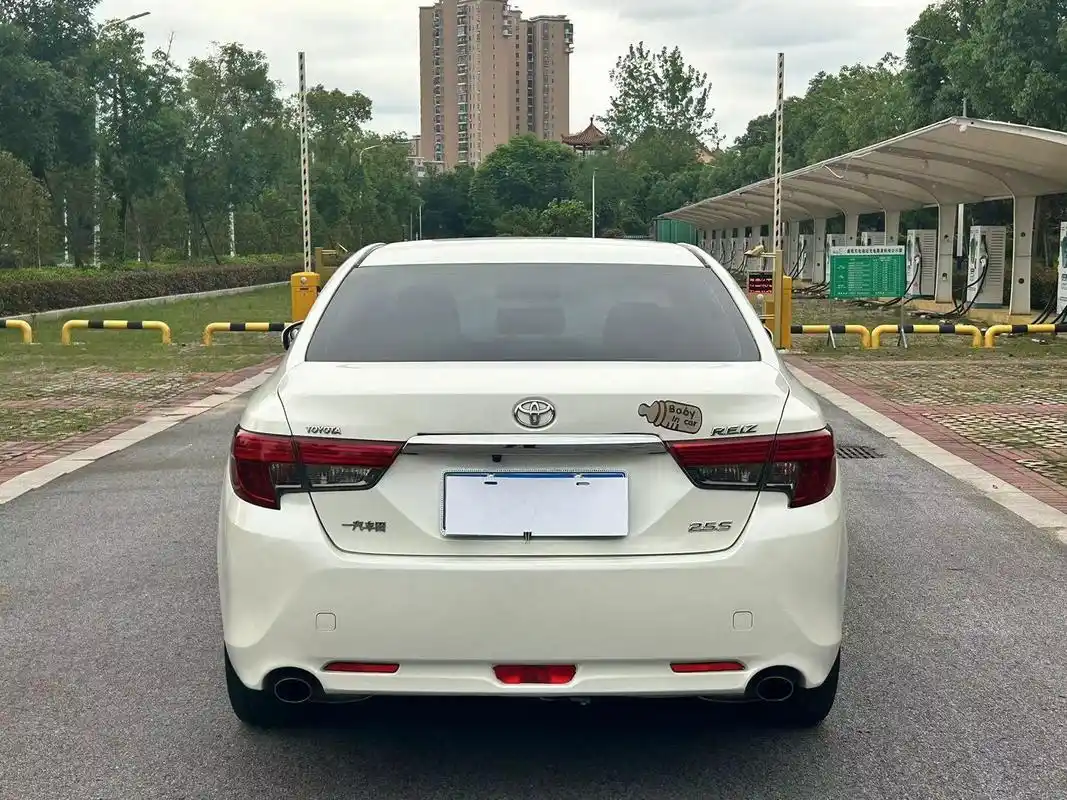 新到14年上牌丰田锐志2.