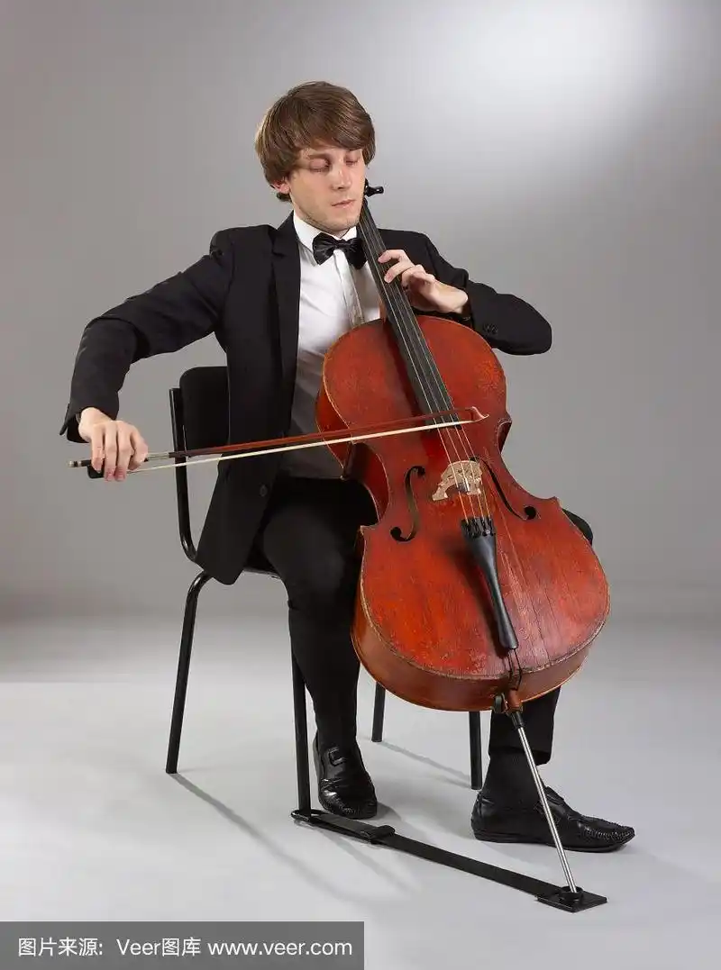 大提琴家.