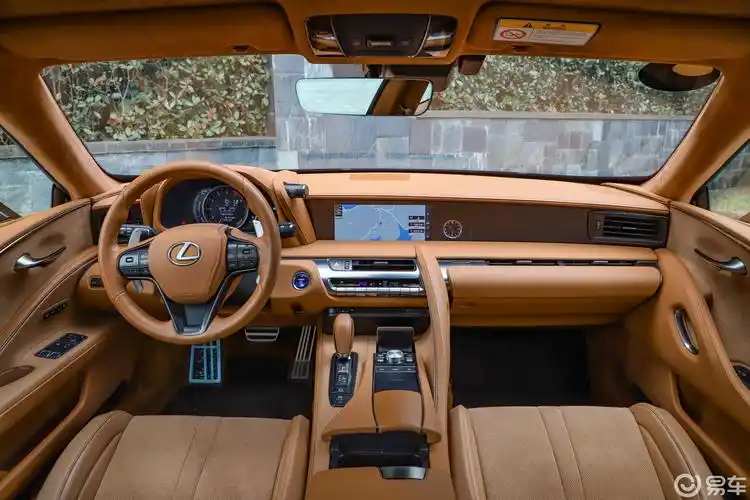 【雷克萨斯lc2018款500h 运动版内饰全景正拍汽车图片-汽车图片大全】
