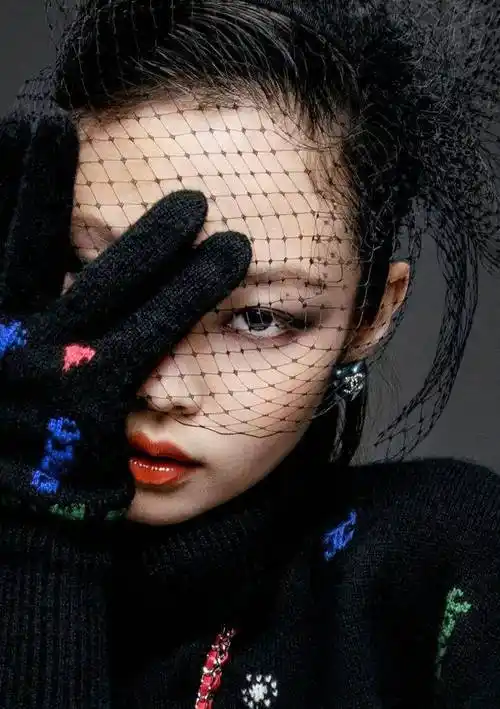 金智妮拍摄香奈儿chanelcoconeige高级成衣广告