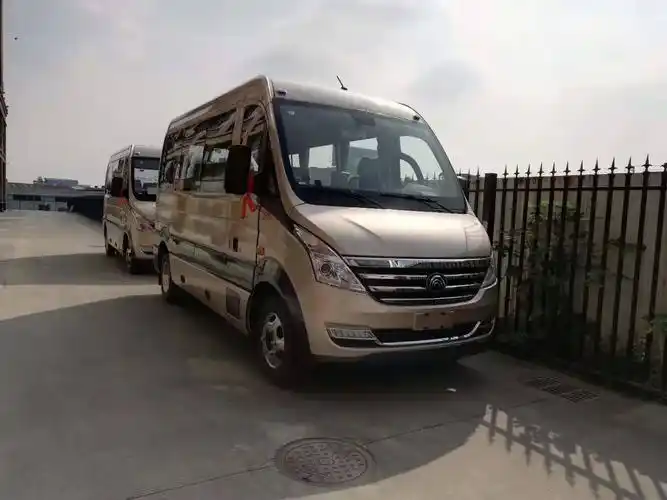 好车推荐宇通大空间豪华商务车中巴车