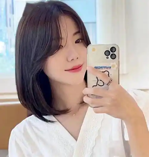 还可以自己在家用卷发棒烫内扣,一次性的效果,时髦又不会伤发质,赶紧