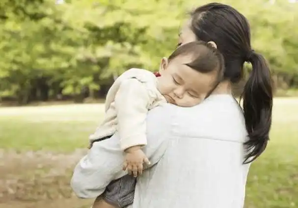 往往负责"不起眼"的事,外人误以为很轻松|带娃|全职妈妈|哄孩子|家务