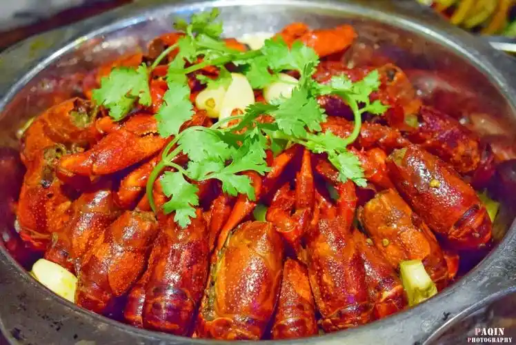 油油焖大虾(如何做油焖大虾)