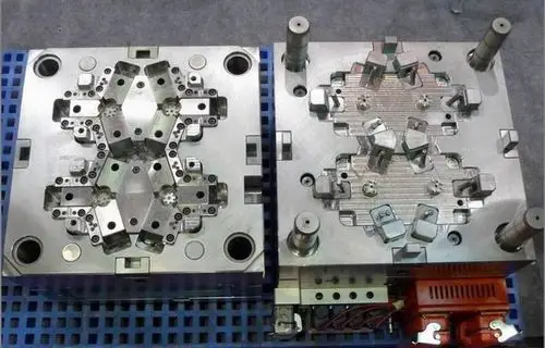 模具> 设计制作塑胶模具