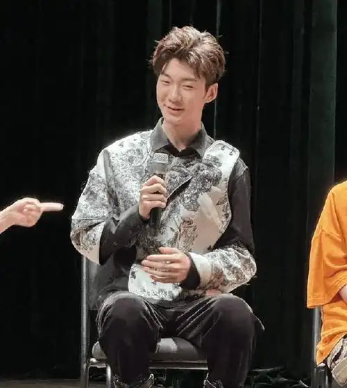 深度好文计划#张亮的儿子天天长大了!