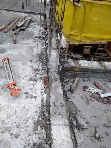 现浇混凝土阳台的成型质量如何控制?