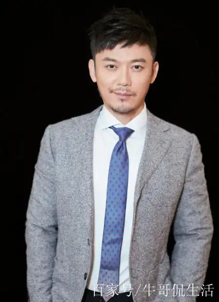 2010年7月在谍战剧《雪豹》中饰演孙鑫璞.