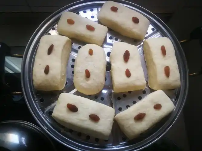 奶香大米发糕,奶香大米发糕的家常做法 - 美食杰奶香大米发糕做法大全