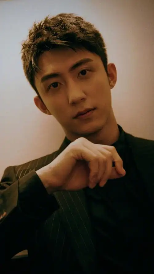 黄景瑜帅气写真图片手机壁纸