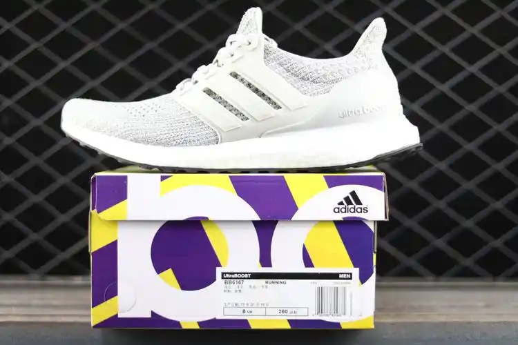 新版本 adidas ultra boost 4.0 bb6167 阿迪达斯 四代针织条纹灰白ub