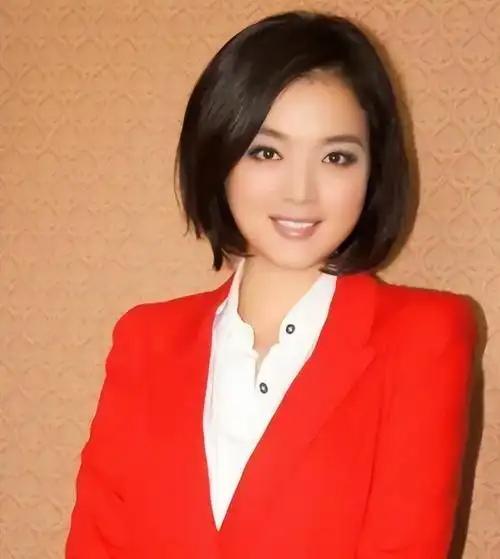 歌手白雪二婚嫁给小8岁的原艺如今被宠成公主