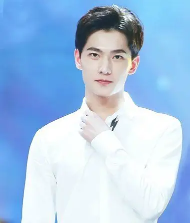 男生国字脸短发发型 国字型脸短发发型设计图片(2)