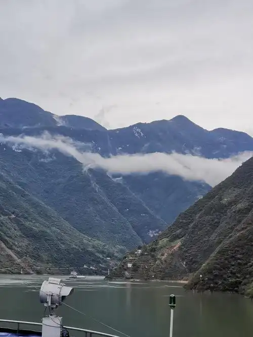 长江三峡游之巫峡,瞿塘峡,白帝城,(原始照片)2020.10.16.摄制:鸿雁