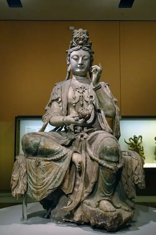 彩绘木雕观音菩萨坐像,宋代.