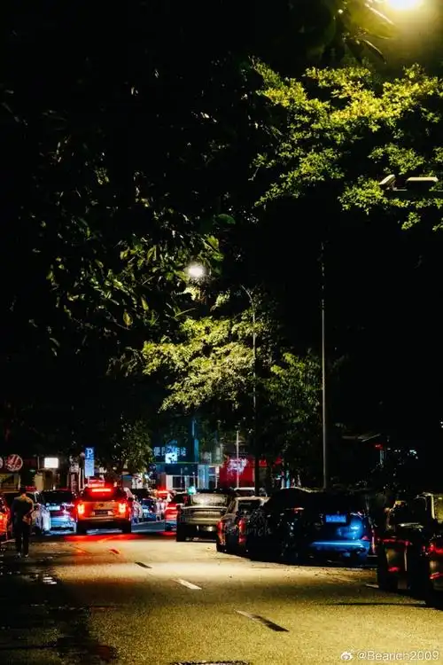 夜的街……(夜色中的街道)#爱上这座城##广州##城市##街拍##扫街