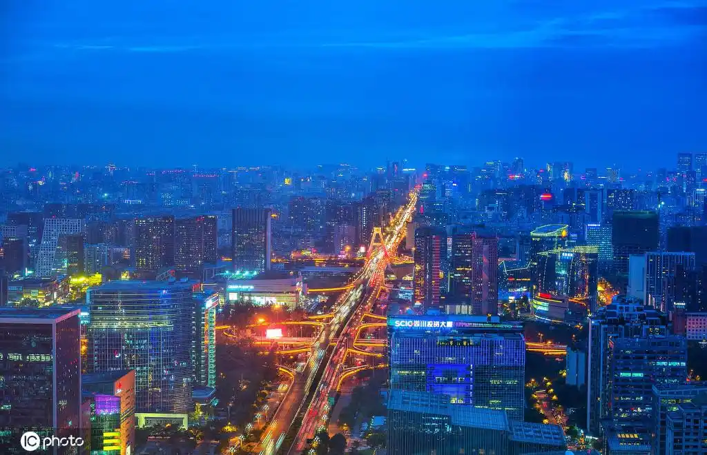 俯瞰四川成都天府立交:宛若"神鸟"欲飞苍穹