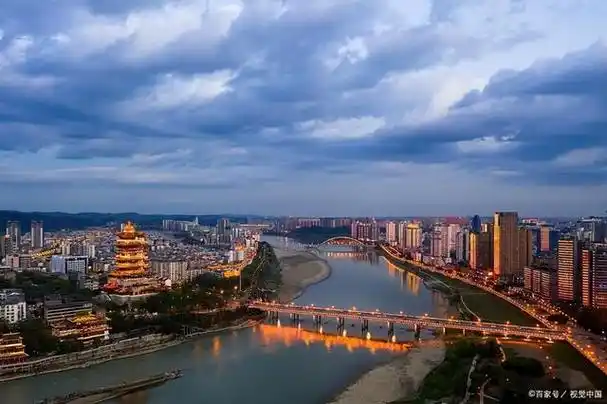 我在四川宜宾的街头逛了几天,与四川绵阳相比,最大感受是什么