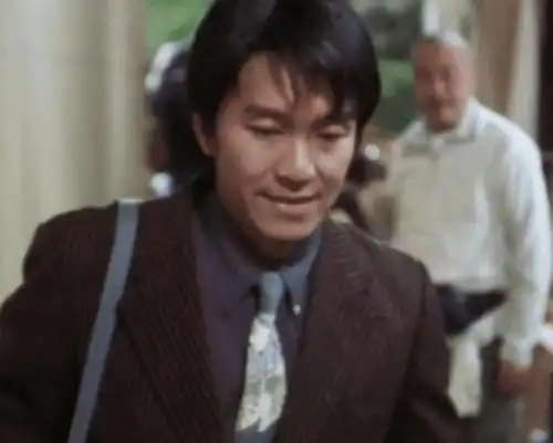 原创被列入教材的经典镜头,游本昌吃臭肉,邓超的绝望,周星驰的苦笑