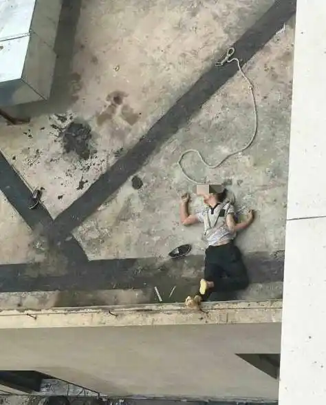 临港一工人从17楼不慎摔下!警方已介入调查.