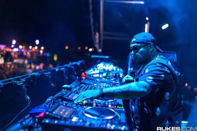 学酒吧打碟需要什么条件