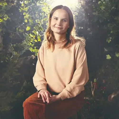 我租了个芬兰人和ta一起喂羊驼练瑜伽蒸桑拿