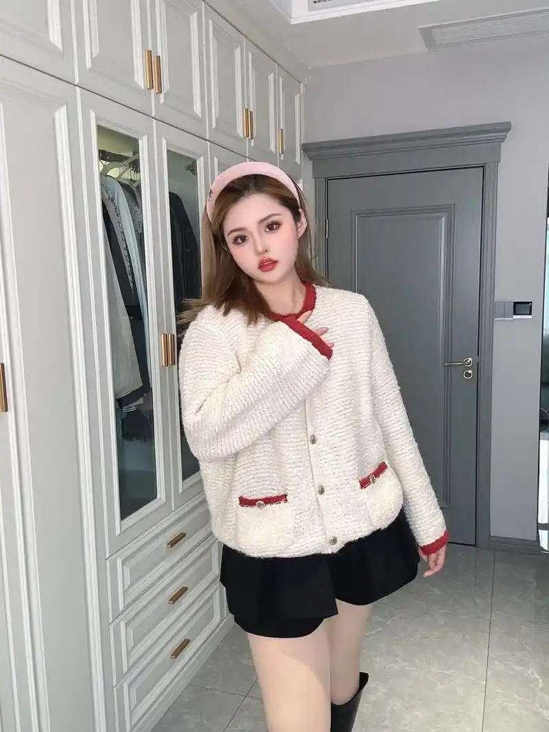 150斤胖mm穿搭.配上很拽的音乐不知道会不会火?#微胖穿搭 - 抖音