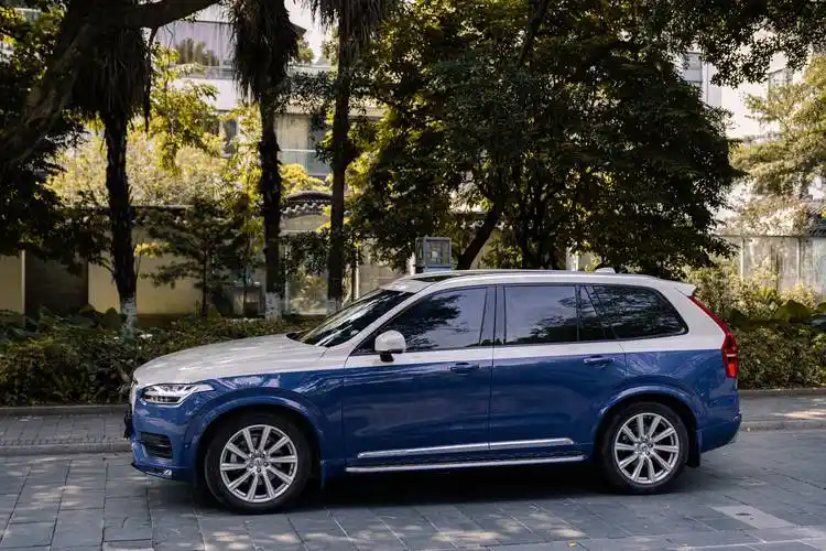 沃尔沃改装双拼改色膜海王星蓝玛瑙灰出场即主场