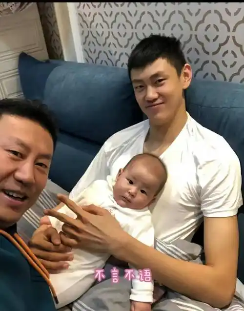 卸任地方队主帅之后,李楠前往江苏青年队执教,很早之前李楠便将儿子