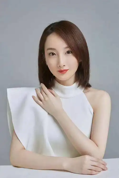 程媛媛代言费报价15810696499