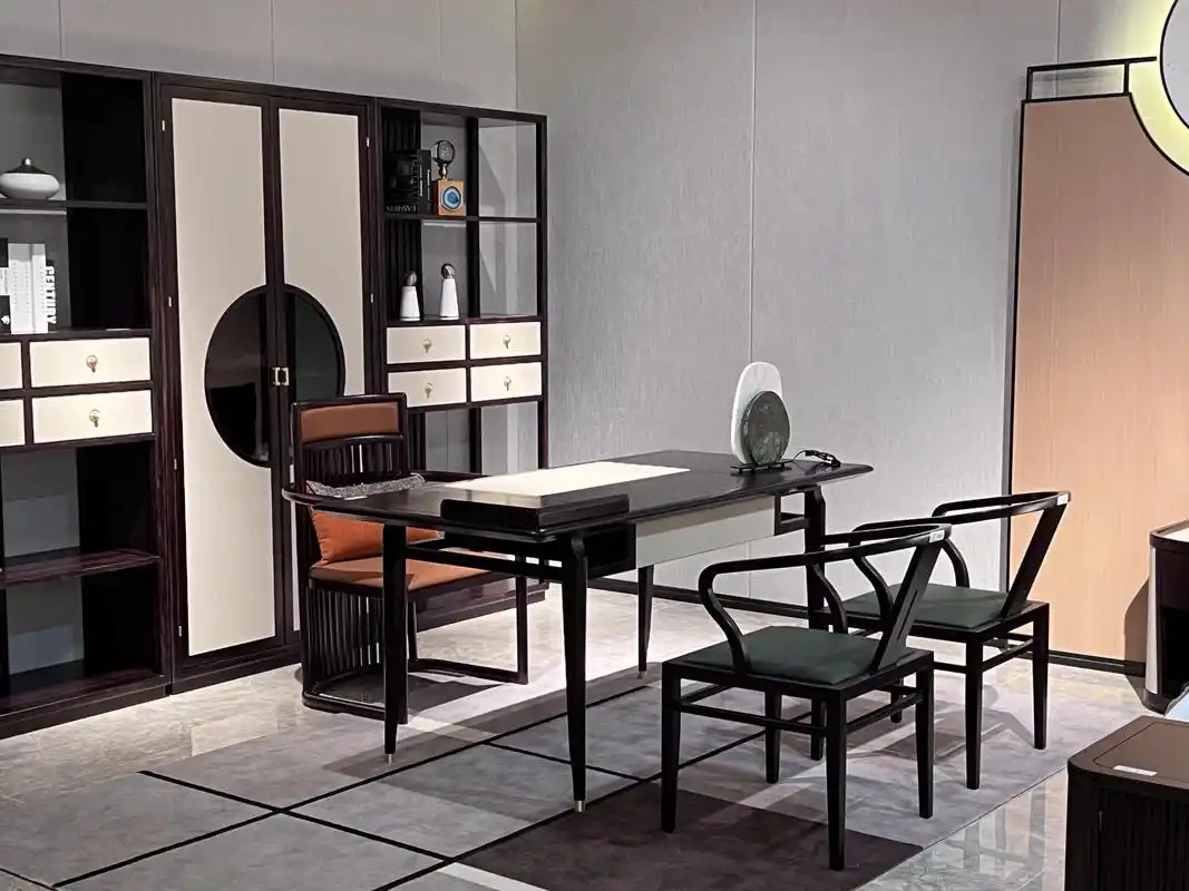 何选择适合新中式轻奢风格的家具和软装?