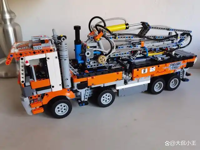 优秀的套内moc——乐高42128套内moc水泥泵车介绍