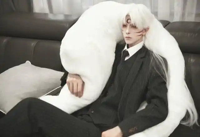 犬夜叉:神还原cos!身穿西装的杀生丸大人,简直帅到腿软!