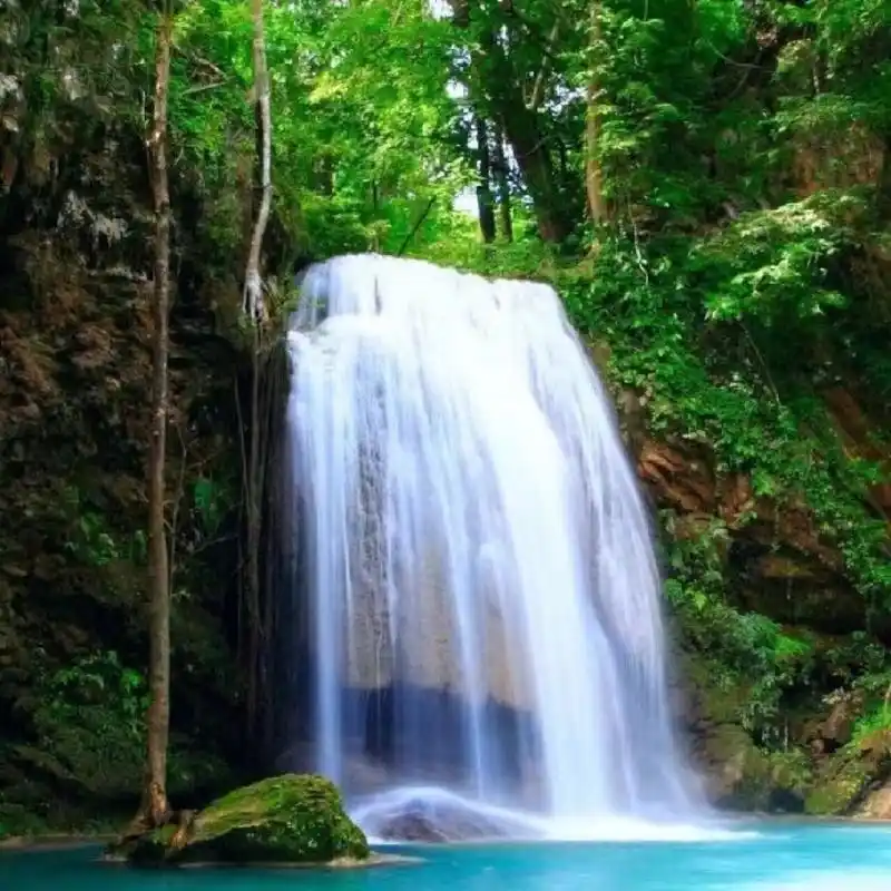 山水画头像解读 运气一般,身体虚,事业运没起来,情感也一般,关键没啥