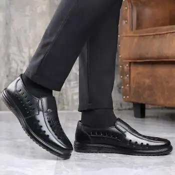 牛筋底凉鞋男爸爸皮凉鞋男士夏天中年人休闲洞洞鞋男老人凉皮鞋外穿